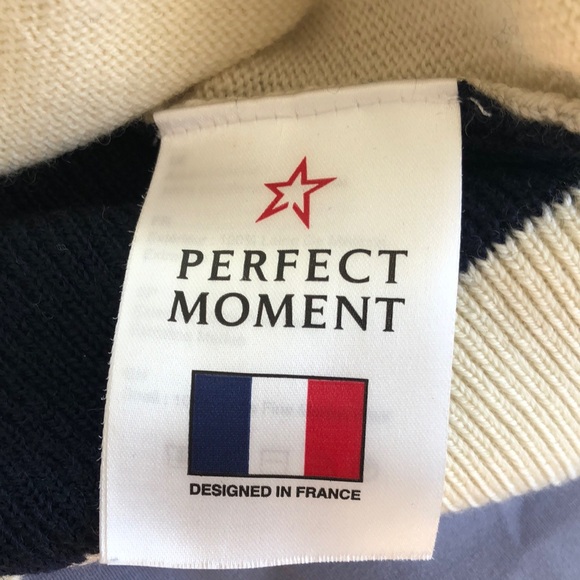 Perfect Moment Wool Navy and White Turtleneck Bear Sweater - Picture 7 of 8